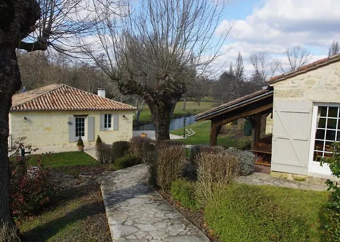 Moulin Notre Dame Πανσιόν 3*