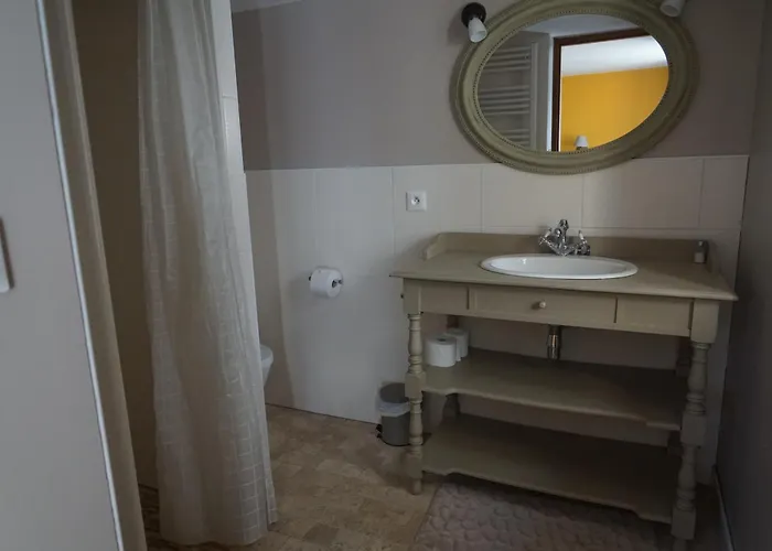 Πανσιόν Moulin Notre Dame 3*