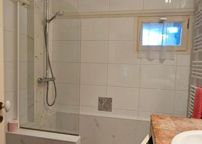 Πανσιόν Moulin Notre Dame 3*